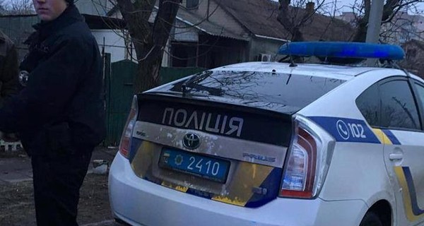 В Днепропетровске ребенок пытался угнать патрульный автомобиль?