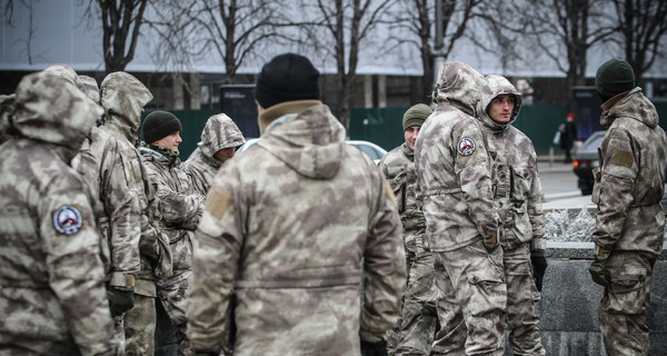 Люди в камуфляже освободили отель 