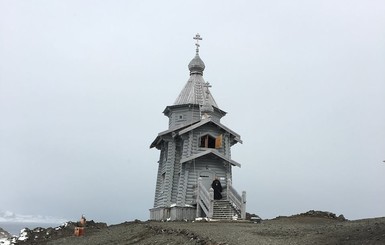 Управляющий делами УПЦ поделился фотографиями поездки в Антарктиду