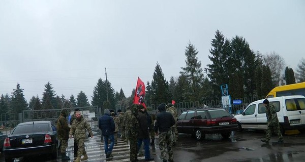 В Ровно националисты почтили память Саши 