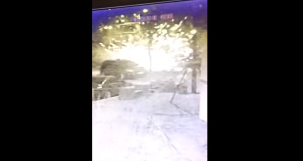 Опубликовано видео взрыва гранаты у машины Парасюка
