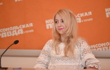 Солистка группы Vivienne Mort рассказала о своем идеальном мужчине