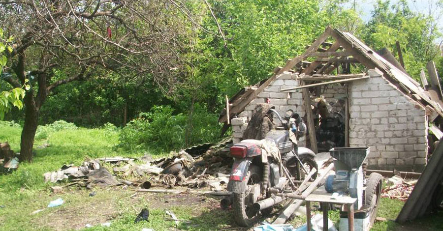 В Днепропетровской области в жилом доме взорвался снаряд, погибли трое