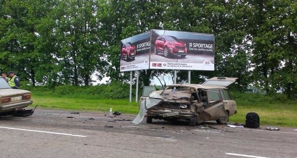 В Харькове тройное ДТП с военными: погибли 2 человека