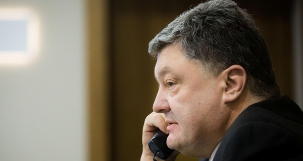 Порошенко лично позвонил военным, чтоб поблагодарить за подбитый БМП