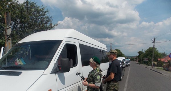 Из-за забасовки поляков на границе пробки, украинцы стоят по 16 часов