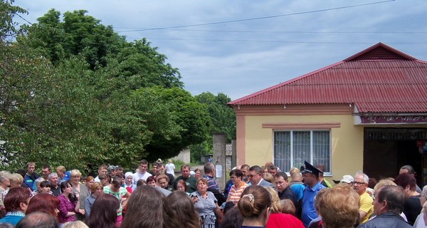 В Харьковской области город взбунтовался против цыганского табора 