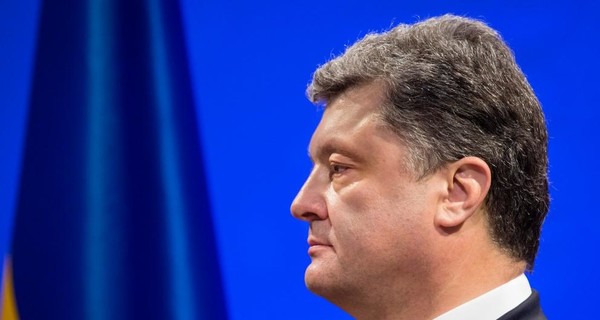 В день игры Украины с Польшей во Францию прилетит Порошенко