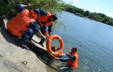 С начала года на водоемах Украины погибло почти 400 человек