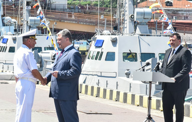 В День ВМС Порошенко назначил командующего Военно-Морских Сил ВСУ
