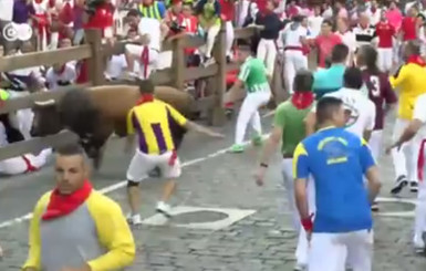 В Испании быки во время забега ранили 15 человек 