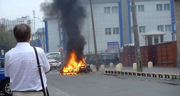 В Киеве на ходу загорелся автомобиль