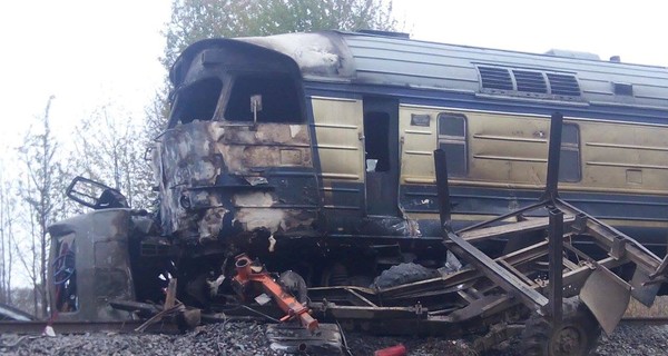 В Винницкой области поезд врезался в грузовик