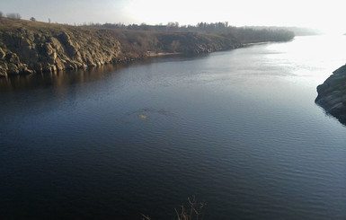 Запорожский рыбак нашел в Днепре тело без головы и рук