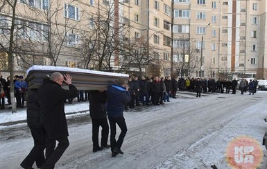 Друзья убитого в Княжичах оперуполномоченного: 