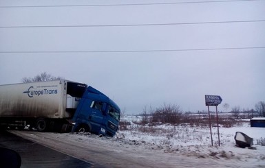 На дорогах Украины гололед