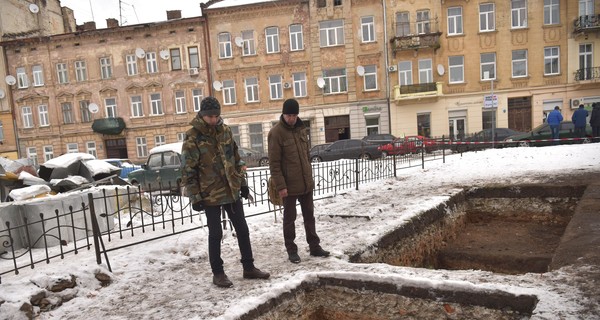 Археологи обнаружили в центре Львова  древнее захоронение