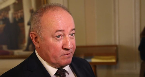 Депутат рассказал, зачем ему нужна высокая зарплата