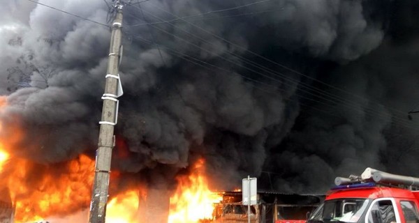 Во время пожара на метро Лесная в Киеве погиб человек