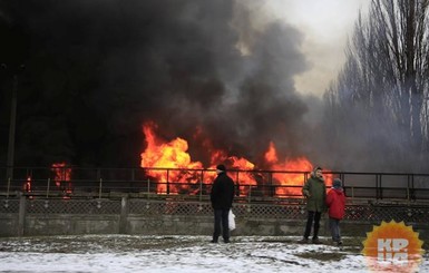 Полиция не считает пожар возле метро 