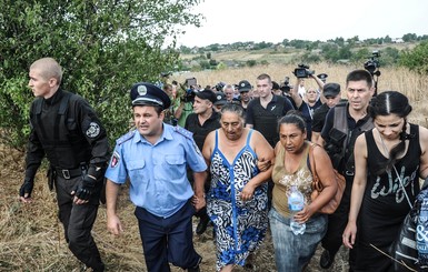 В Лощиновку вернулась только одна цыганская семья