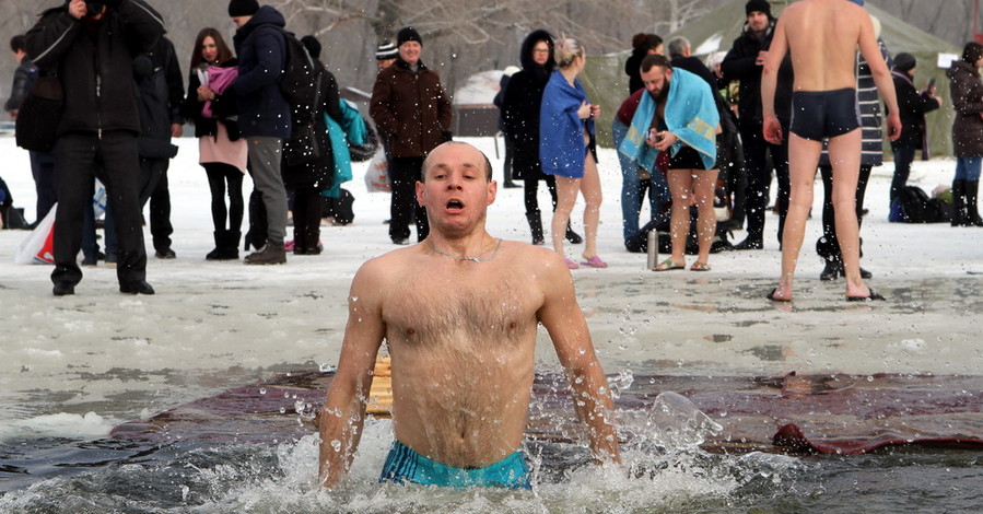 Крещение в Днепре: мороз и солнце!