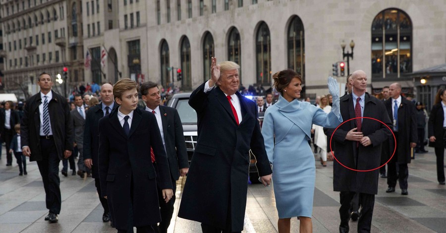 Блоггеры опровергли, что телохранитель Трампа на инаугурации был с ненастоящей рукой