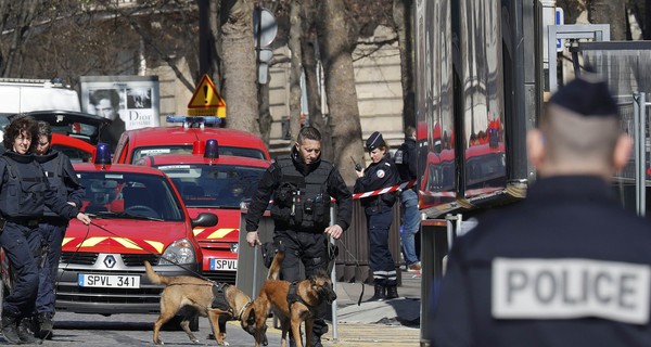 В Париже взорвался конверт в офисе МВФ