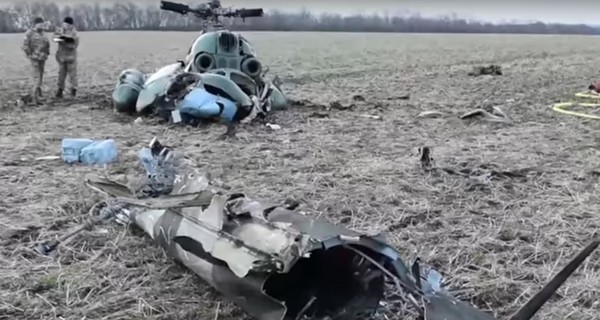 Опубликованы первые видео с места крушения Ми-2 под Краматорском