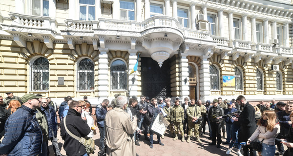 Новый митинг в Одессе: активисты требуют отставки главы полиции