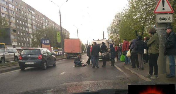 Попавшего под машину львовянина следом переехала скорая