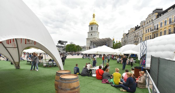 Где открылись бесплатные фан-зоны на 