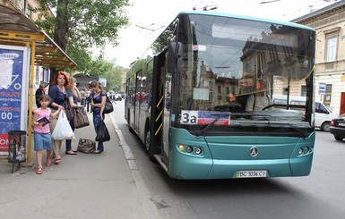 Львовянин требует у маршруточника возместить расходы на такси