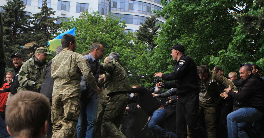 Расследование стычек 9 мая в Днепре: шестеро под стражей и штраф 