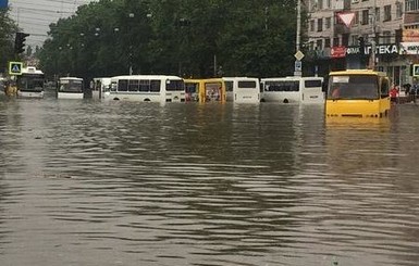 Симферополь не выдержал осадков и ушел под воду