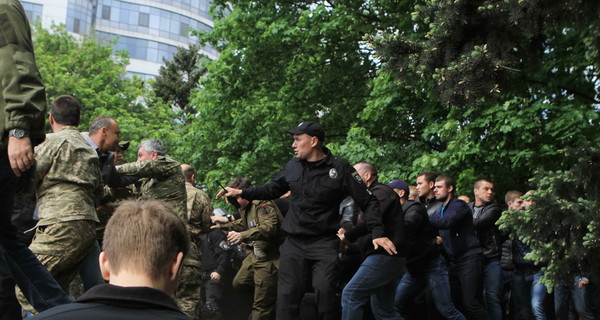 Пострадавшие в стычках 9 мая в Днепре не могут опознать 