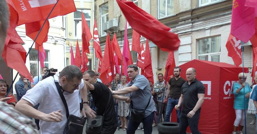 Каплин заявил, что плюнувший в него Мосийчук был пьян