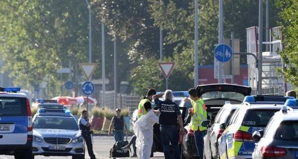 В немецком ночном клубе расстреляли трех человек