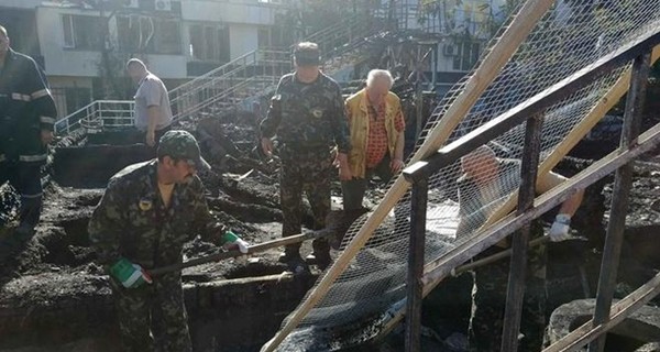 Нацполиция назвала все версии пожара в одесском лагере 