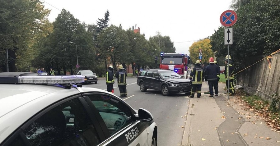 В Риге легковушка сбила детсадовскую группу, пострадавшие в больнице