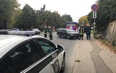 В Риге легковушка сбила детсадовскую группу, пострадавшие в больнице