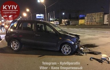 В Киеве нетрезвый полицейский спровоцировал тройное ДТП 