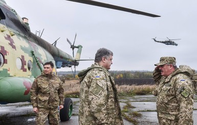 Порошенко провел военное совещание в Авдеевке