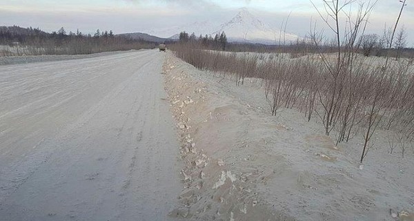 На Камчатке пеплом вулкана засыпало город