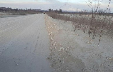 На Камчатке пеплом вулкана засыпало город