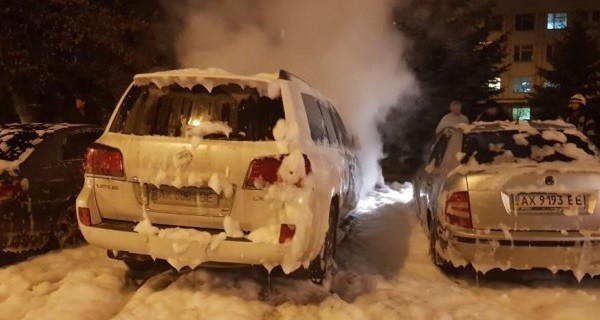 Видео горящего Lexus мужа судьи, которая рассматривает дело Зайцевой