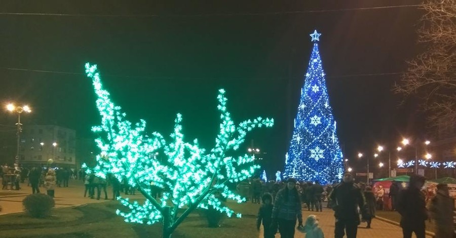 История войны одного донецкого дома: опустел, состарился, но живет