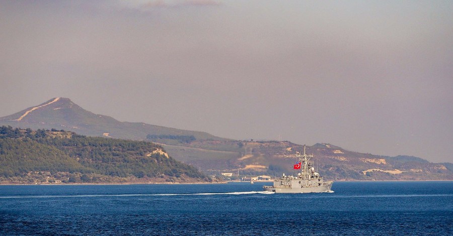 В Черное море вошел британский миноносец 