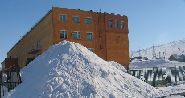 В Подмосковье воспитатели детсада забыли девочку на улице, она умерла в сугробе