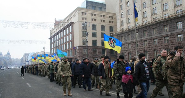 В центре Киева собрался марш памяти защитников Дебальцево